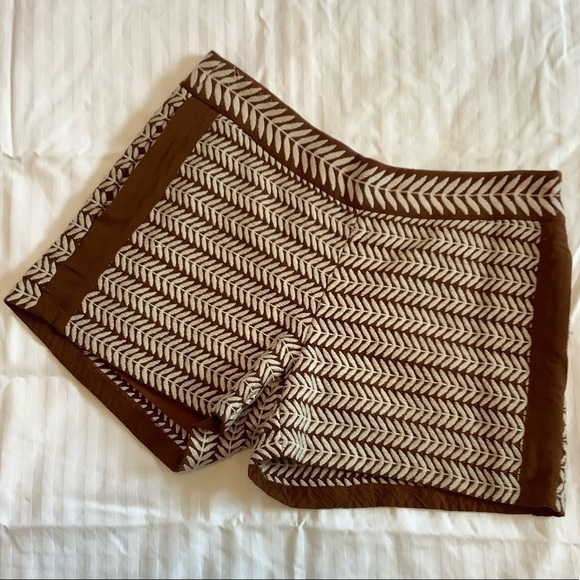 THML Brown & Beige Embroidered Short Shorts Sz-S - Picture 1 of 4